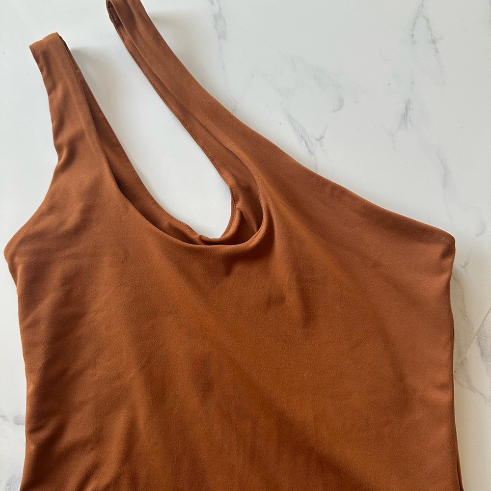 Rusty Red ReoRia sleeveless V bodysuit